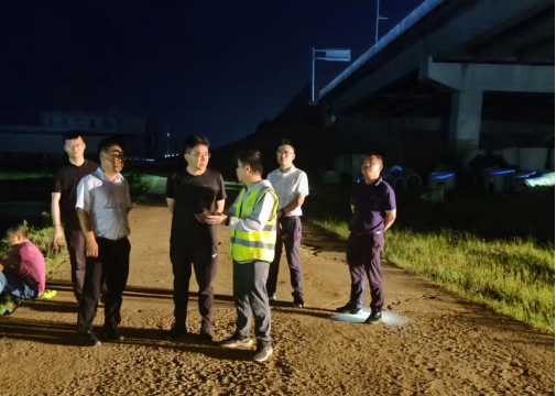 抗洪搶險報導-迎“汛”而上，奔赴前線 -320.png